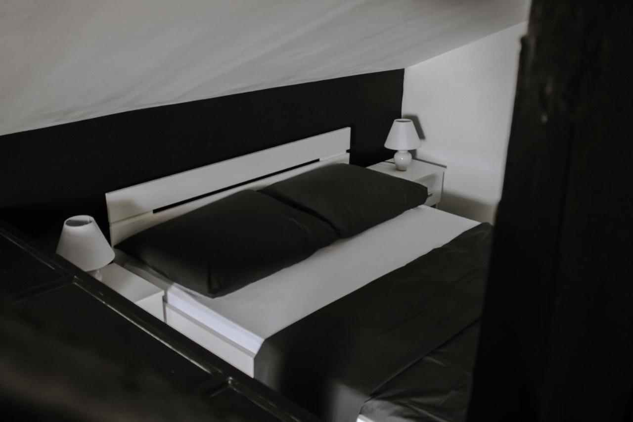 Bianco Nero Appartamento Nisz Zewnętrze zdjęcie